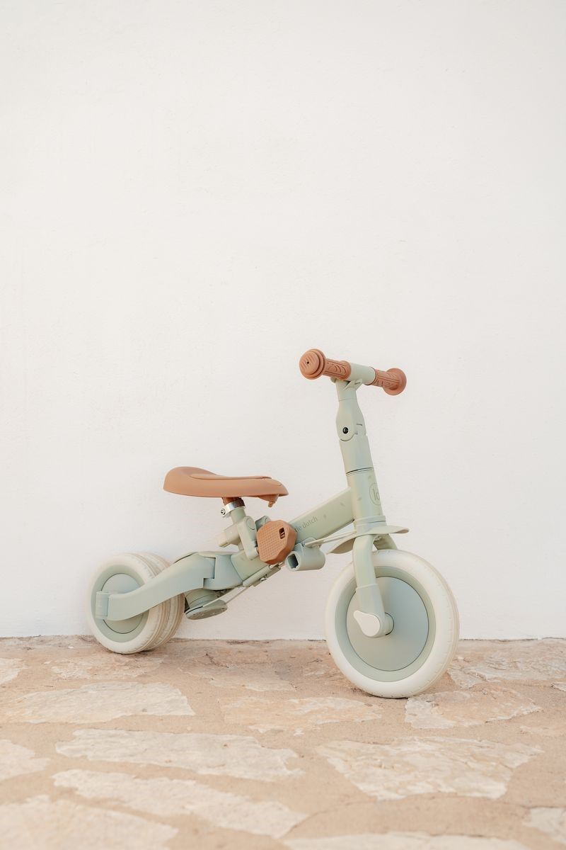 TRICICLO CON BARRA VERDE LITTLE DUTCH - Imagen 2